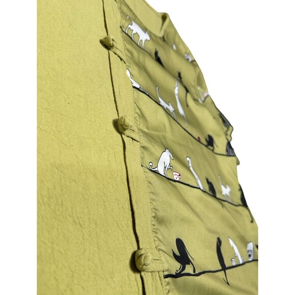 Women’s XL Green Cat Blouse With Faux Knot Buttons Unique Kitty Shirt - Picture 3 of 10